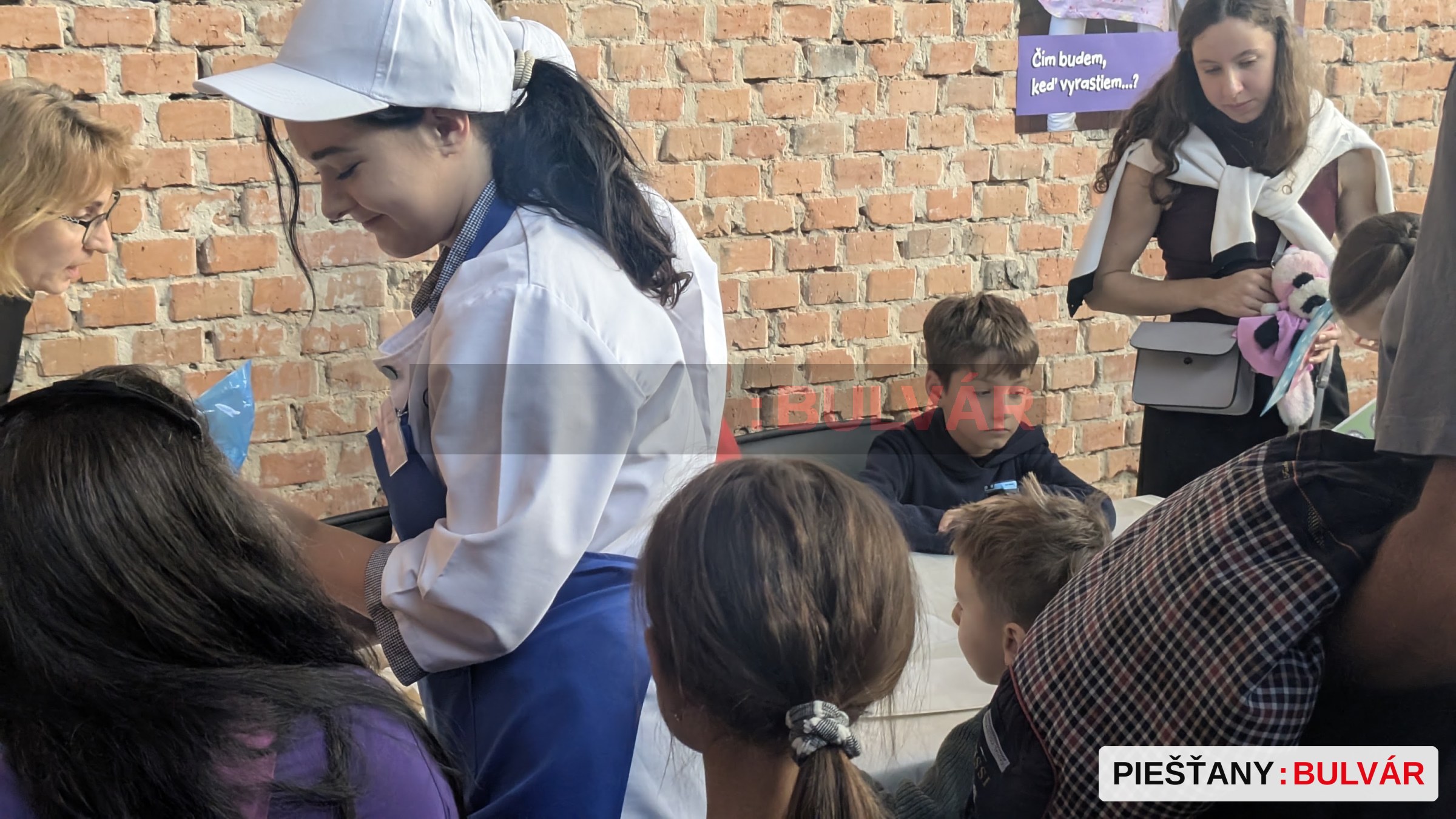 Fotografia k článku ČÍM BUDEM, KEĎ VYRASTIEM? Stovky piešťanských detí si vyskúšalo rôzne povolania